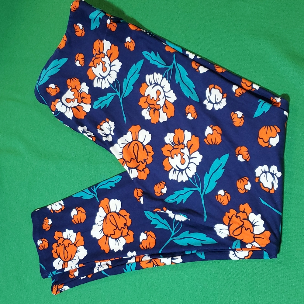 LuLaRoe tall and curvy blue floral leggings
